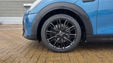 MINI Hatchback 2.0 Cooper S Exclusive 5dr Auto [Comfort/Nav Pack] Petrol Hatchback